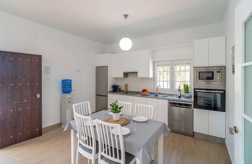 Marchena Cottage | Holiday Home Olivera