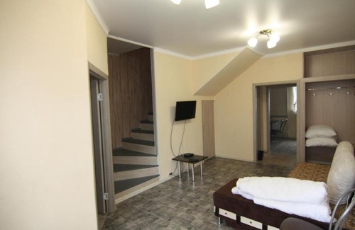 Zelyonaya Polyana House | Holiday Home on Berezovaya 21