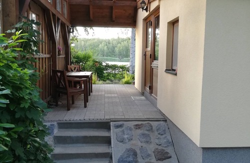 Malschwitz House | Holiday home on the Olbasee with private water access, dock, boat and playhouse