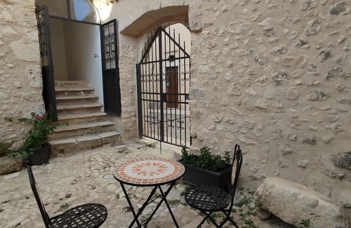 Goriano Valli Apartment | Holiday home “Orso” - Spacious apartment in a historic palazzo