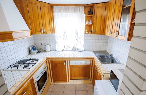 Marindol House | Holiday home overlooking the river Kolpa