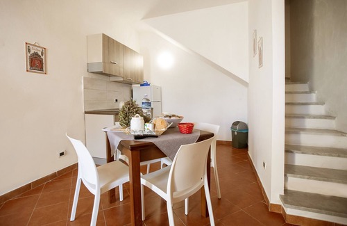 Motta d'Affermo Apartment | Holiday Home "Paese Albergo - Athena" with Sea View, Balcony and Wi-Fi