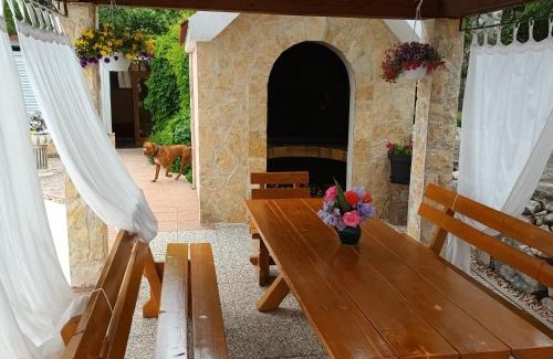 Sestanovac House | Holiday home Perunika