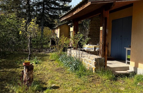 Thorame-Basse House | Holiday Home 'Petit Chalet' with Mountain View, Private Terrace and Private Garden