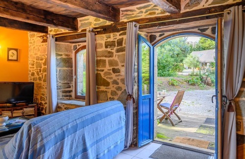 Cleguerec House | Holiday Home 'Petite Maison Dans La Prairie' with Private Terrace and Private Garden