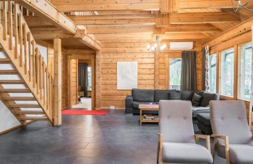 Isnas House | Holiday Home Pihlaja 8 by Interhome