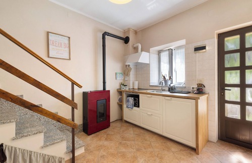 Osiglia House | Holiday Home "Pocket House" with Mountain View, Private Balcony and Wi-Fi