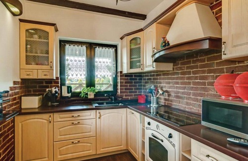 gmina Bedzino House | Holiday Home Podamirowo near Lake Jamno