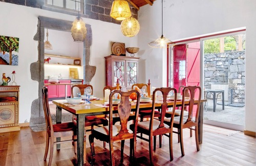 Vila Franca do Campo House | Holiday Home 'Ponta Da Amora' with Sea View, Wi-Fi and Air Conditioning