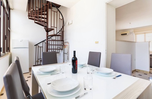 Torre Mozza House | Holiday Home 'Primo Piano Vista Mare' with Private Terrace and Air Conditioning