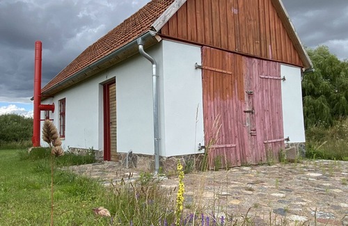 Rensow House | Holiday Home 'Projektraum Obst und Sterne' with Private Terrace