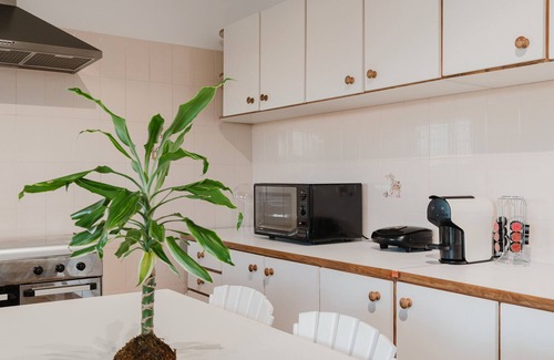 Sao Jorge de Selho House | Holiday Home 'Casa Familiar' with Mountain View, Private Terrace and Wi-Fi