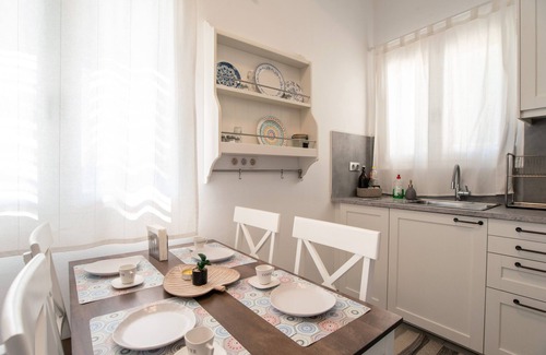 Logaras House | Holiday Home 'Punda Beach Seaside Retreat' with Sea View, Wi-Fi and Air Conditioning