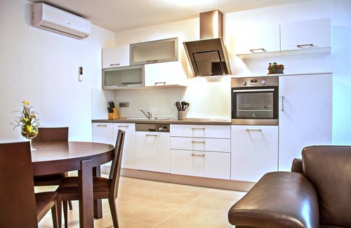 Pucisca Villa | Holiday home Puteus few meters away from the sea, Brac Island