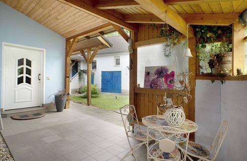 Finsterwalde House | Holiday Home 'Quartier Sängerstadt' with Shared Garden and Wi-Fi