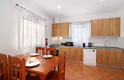 Luz de Tavira House | Holiday Home 'Quinta Alegre Tavira T3' with Shared Pool, Wi-Fi and Air Conditioning