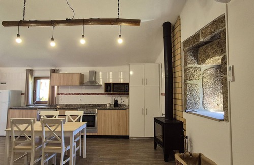 Covilha House | Holiday Home 'Quinta Do Limite - Casa Do Camponês' with Mountain View, Wi-Fi and Air Conditioning