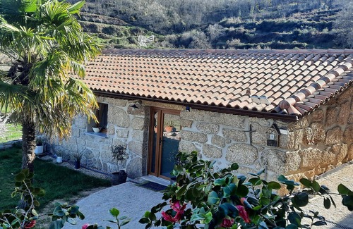 Covilha House | Holiday Home 'Quinta Do Limite - Casa Do Camponês' with Mountain View, Wi-Fi and Air Conditioning