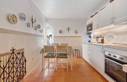 Vila Nogueira de Azeitao House | Holiday Home 'Quinta La Rabide' with Mountain View, Wi-Fi and Air Conditioning