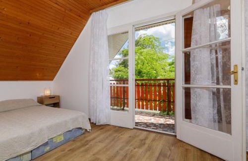 Balatonmariafurdo House | Holiday Home Rakoczi by Interhome