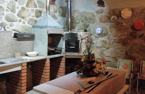 Celorico de Basto House | Holiday Home 'Real De Cima' with Mountain View, Wi-Fi and Air Conditioning