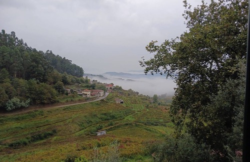 Celorico de Basto House | Holiday Home 'Real De Cima' with Mountain View, Wi-Fi and Air Conditioning