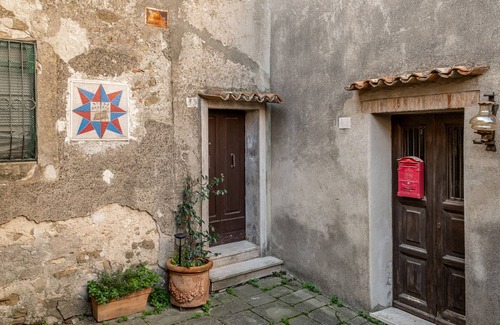 Manciano House | Holiday Home "Retreatloft in Manciano" with Private Terrace & Wi-Fi