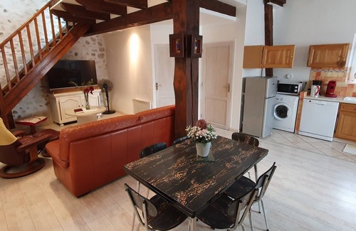 Arandon-Passins Cottage | Holiday Home 'Richon' with Private Terrace, Wi-Fi and Air Conditioning