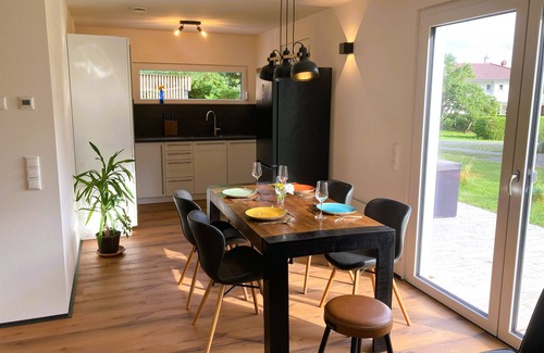 Guggenhausen House | Holiday Home 'Riedloge' with Private Terrace, Private Garden and Wi-Fi