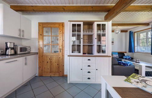 Fahretoft House | Holiday Home 'Robbe' with Shared Terrace and Wi-Fi