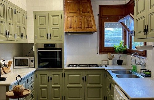 Mont-Ras House | Holiday Home 'Rocaclara' with Private Pool, Private Garden and Wi-Fi