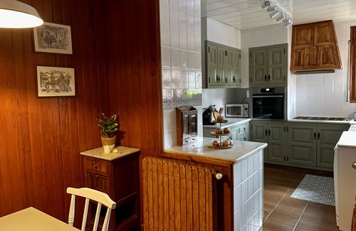 Mont-Ras House | Holiday Home 'Rocaclara' with Private Pool, Private Garden and Wi-Fi