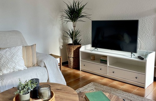 Mont-Ras House | Holiday Home 'Rocaclara' with Private Pool, Private Garden and Wi-Fi