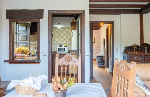 Villamayor House | Holiday Home 'Rodiles De Matisón' with Mountain View, Private Pool and Wi-Fi