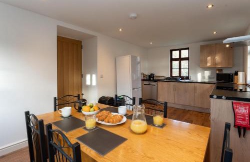 Inverarnie House | Holiday Home Rose Cottage by Interhome