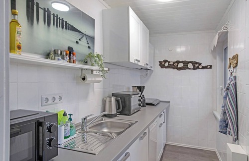 Kummerow House | Holiday Home 'Ruheoase' Kummerower See with Private Garden – 300m to the Harbor