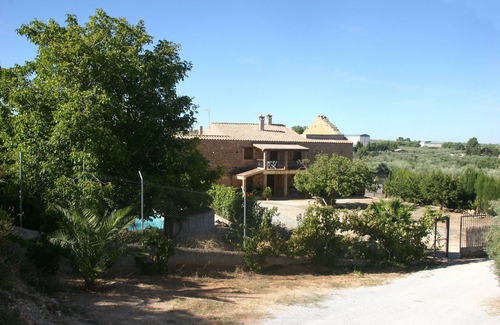 Pozo Alcon House | Holiday Home 'Rural Fábrica Del Azúcar ' with Mountain View, Wi-Fi and Air Conditioning