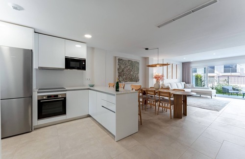 La Cala de Mijas House | Holiday Home 'Serena' with Shared Pool, Wi-Fi and Air Conditioning