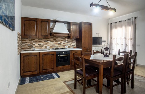 Sant'Anna Arresi House | Holiday Home 'Su Giuali' with Terrace & Wi-Fi