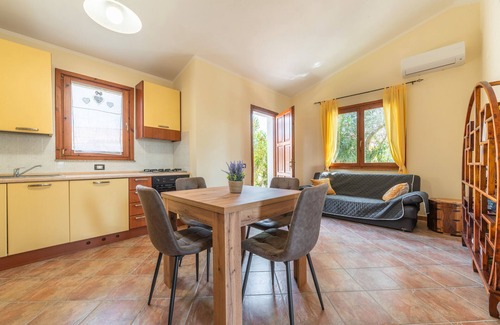 Sant'Anna Arresi House | Holiday Home 'Stellina' with Private Garden and Air Conditioning