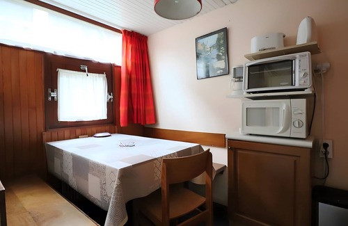 Murat-le-Quaire House | Holiday Home 'Sapins A5 - Super Murat' with Mountain View and Balcony