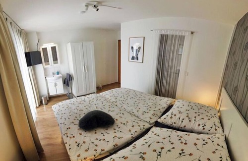 Oberlascheid Apartment | Holiday home Schönblick