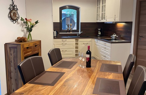 Stromberg House | Holiday Home 'Schindeldorf' with Private Terrace, Private Garden and Wi-Fi