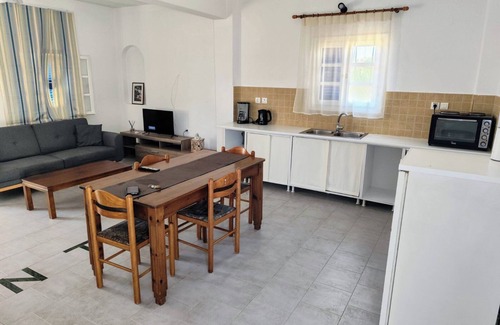 Drios House | Holiday Home 'Sea 2 Sky Garden 1' with Sea View, Wi-Fi and Air Conditioning