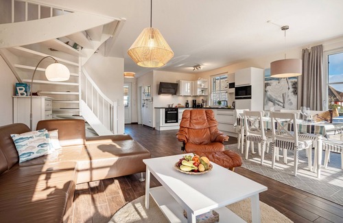 Ummanz House | Holiday Home 'Seeschwalbe 14' with Sea View, Private Terrace and Wi-Fi
