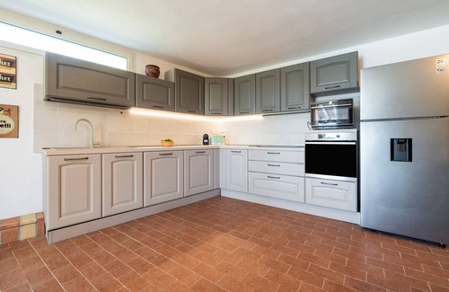 San Sperate House | Holiday Home 'Simius' with Sea View, Wi-Fi and Air Conditioning