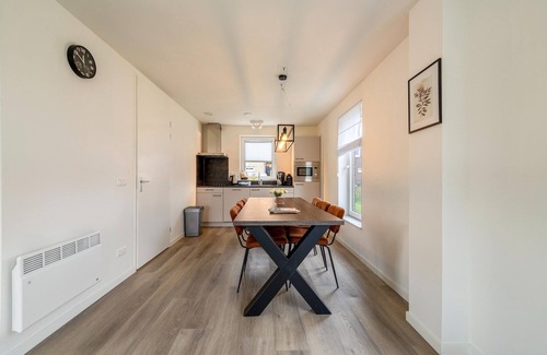 Municipality of Nissewaard House | Holiday Home Simonshaven near Lake Beach