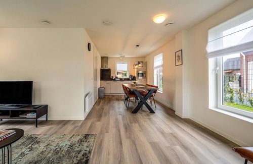 Municipality of Nissewaard House | Holiday Home Simonshaven near Lake Beach