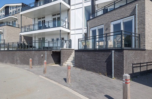 Sint-Annaland House | Holiday Home Sint-Annaland near Zeeland Beach