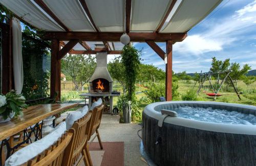 Otocac House | Holiday Home Sinac